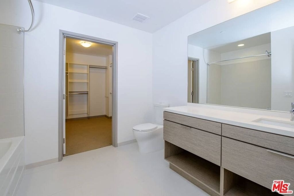3033 Wilshire Boulevard - Photo 10