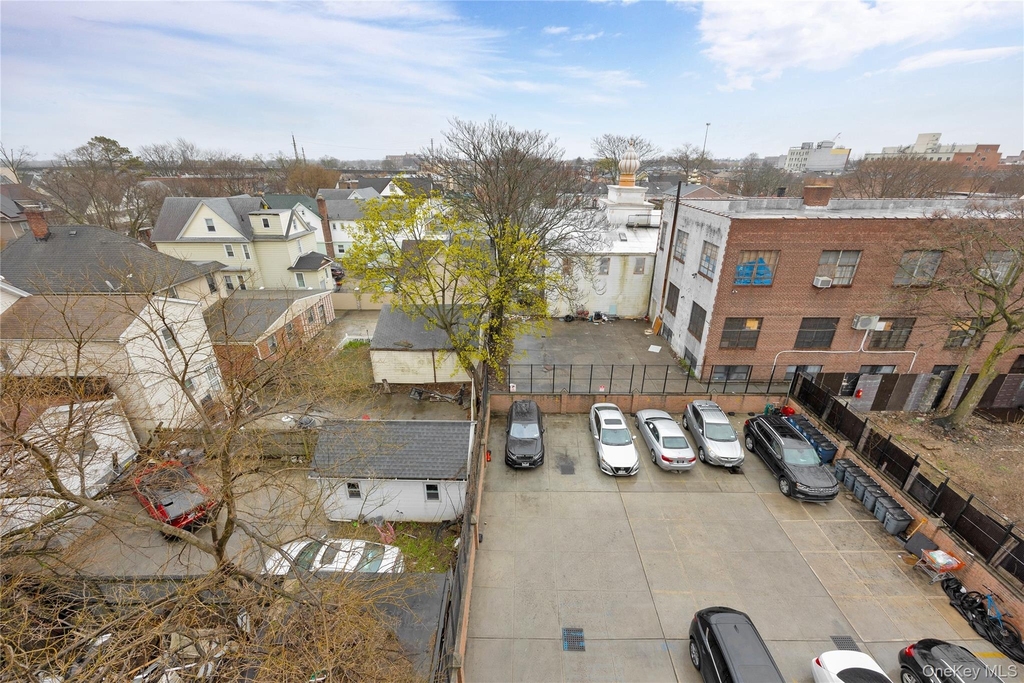 Jamaica Avenue - Photo 14