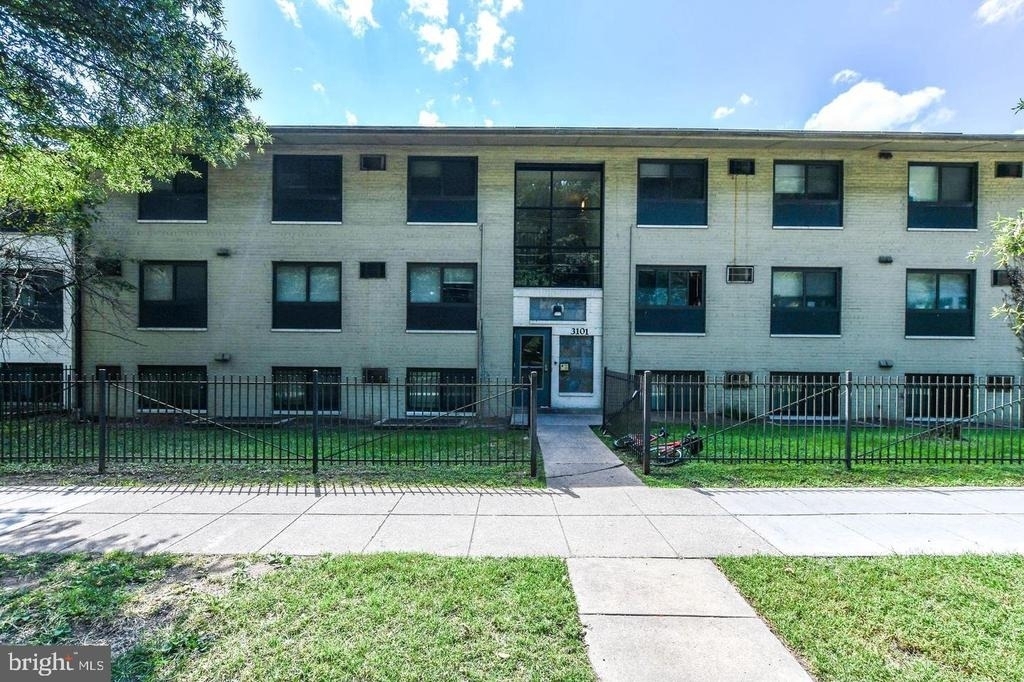 3101 Se Naylor Road Se - Photo 1