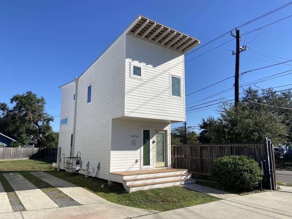 1416 Dumble Street - Photo 0