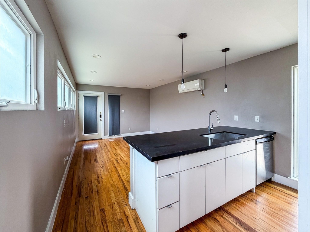 1416 Dumble Street - Photo 8