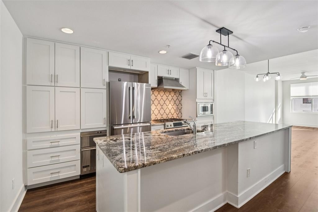 1208 E Kennedy Boulevard - Photo 5