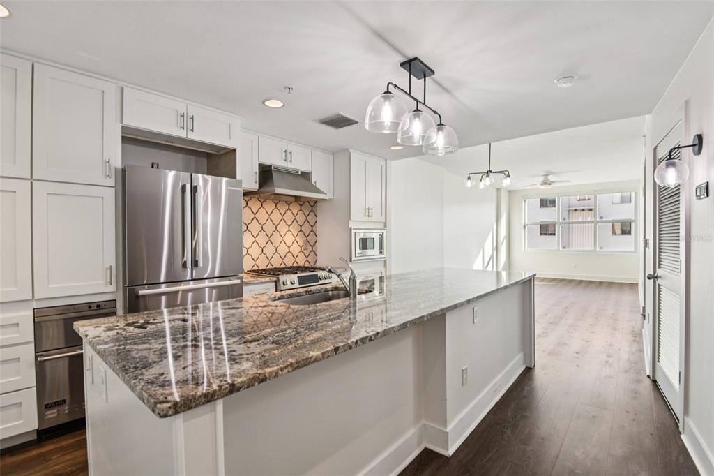 1208 E Kennedy Boulevard - Photo 7
