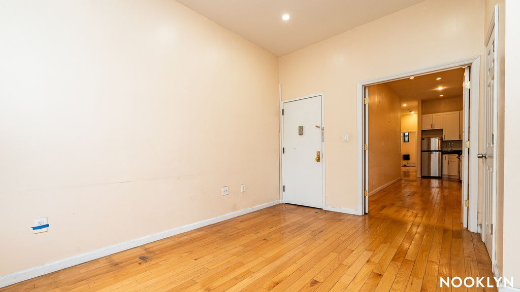 469 Harman Street - Photo 3
