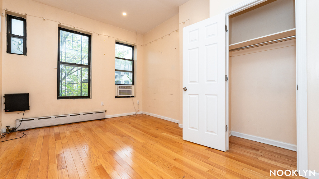 469 Harman Street - Photo 4