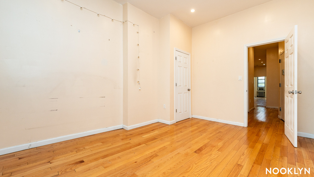 469 Harman Street - Photo 9