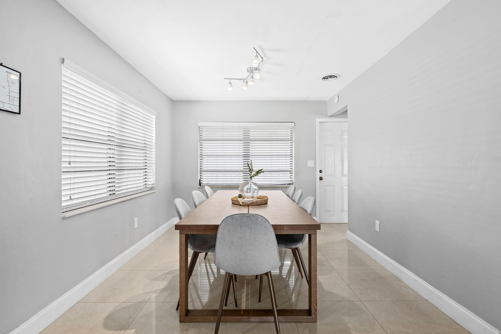 1601 Ne 63rd Street - Photo 11