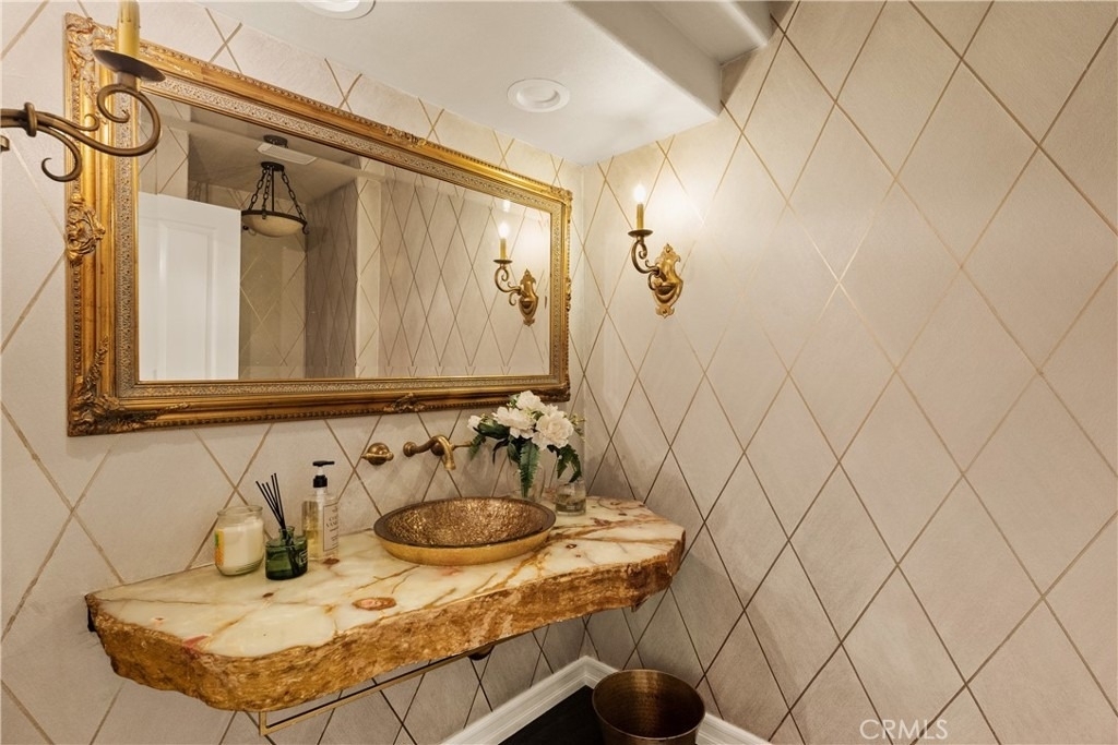 4909 Woodley Avenue - Photo 19