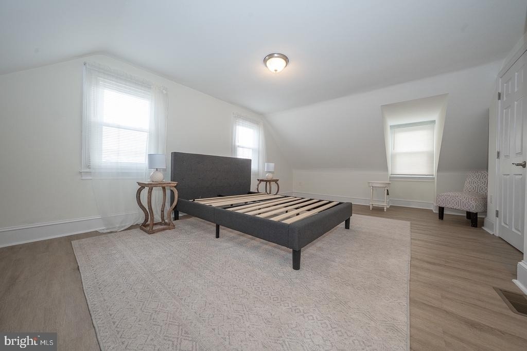 717 Miller Street - Photo 33