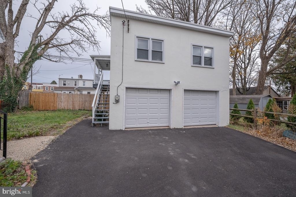 717 Miller Street - Photo 39