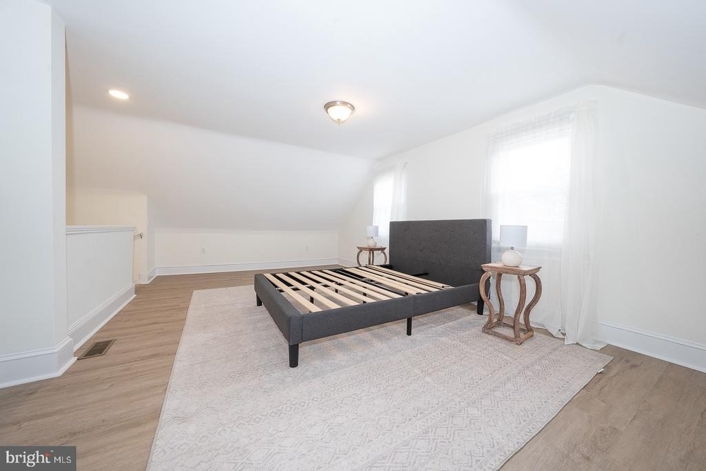 717 Miller Street - Photo 32