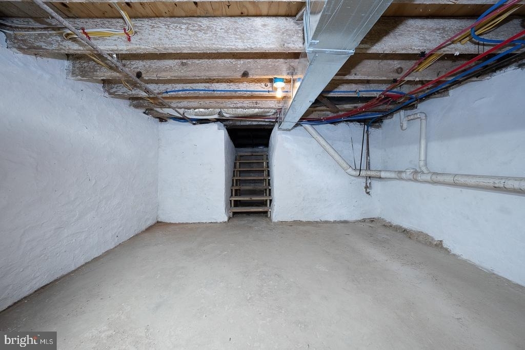 717 Miller Street - Photo 34