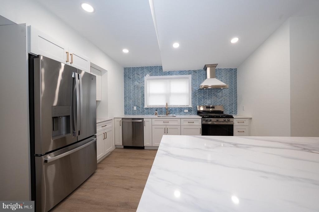 717 Miller Street - Photo 10
