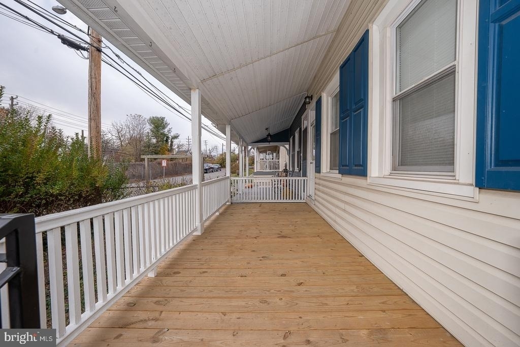 717 Miller Street - Photo 2