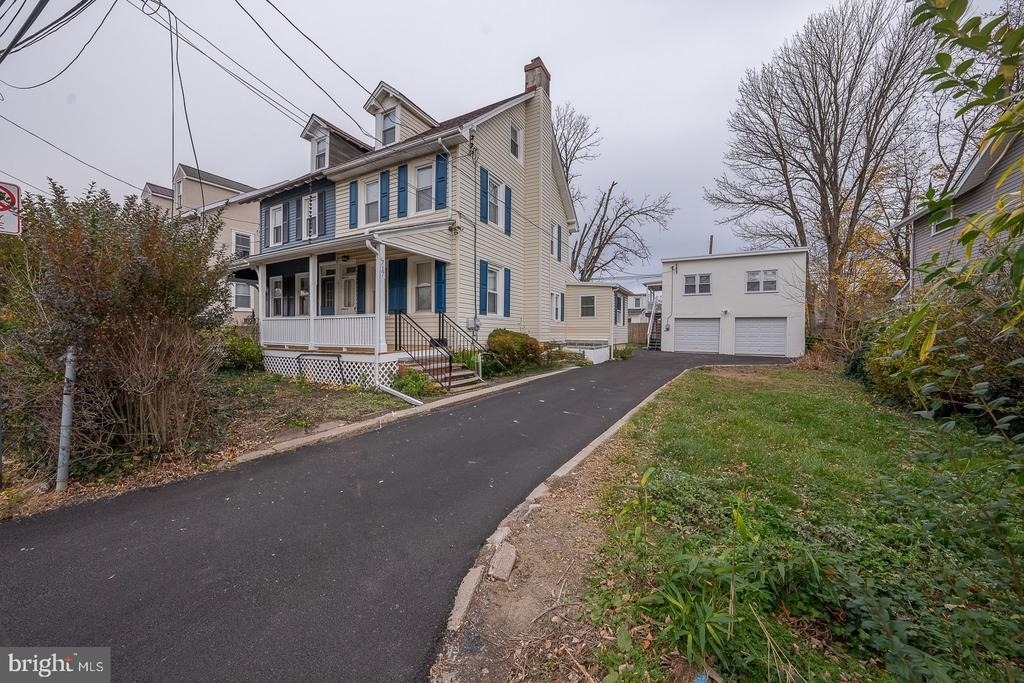717 Miller Street - Photo 1