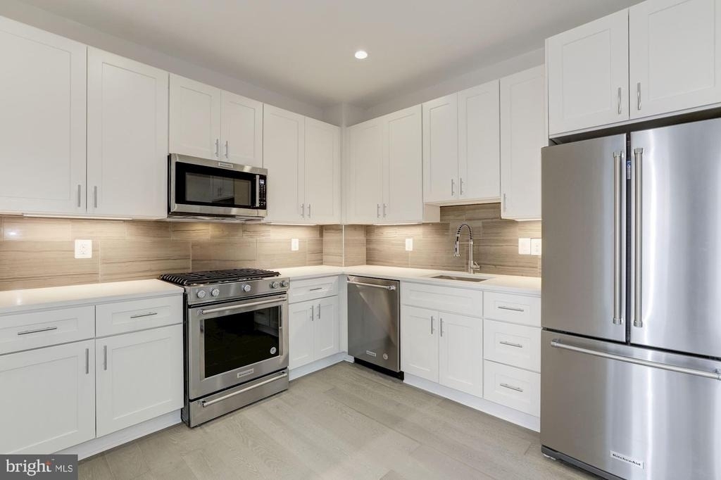4008 Edmunds Nw - Photo 2