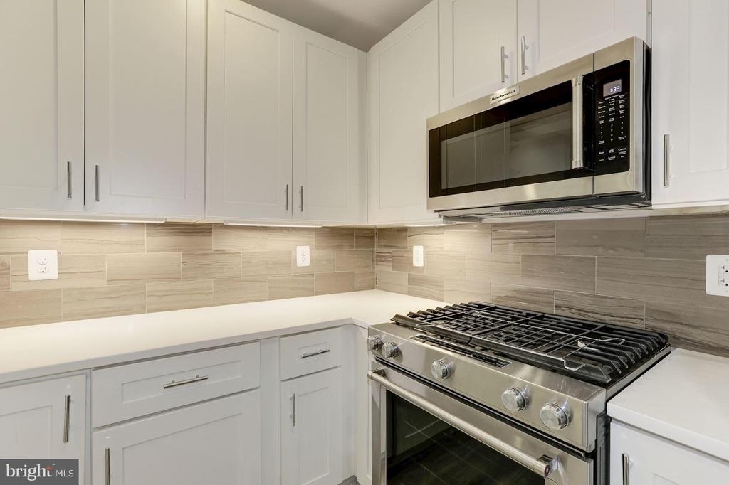 4008 Edmunds Nw - Photo 1