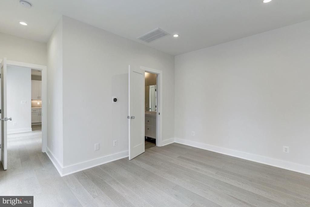 4008 Edmunds Nw - Photo 14