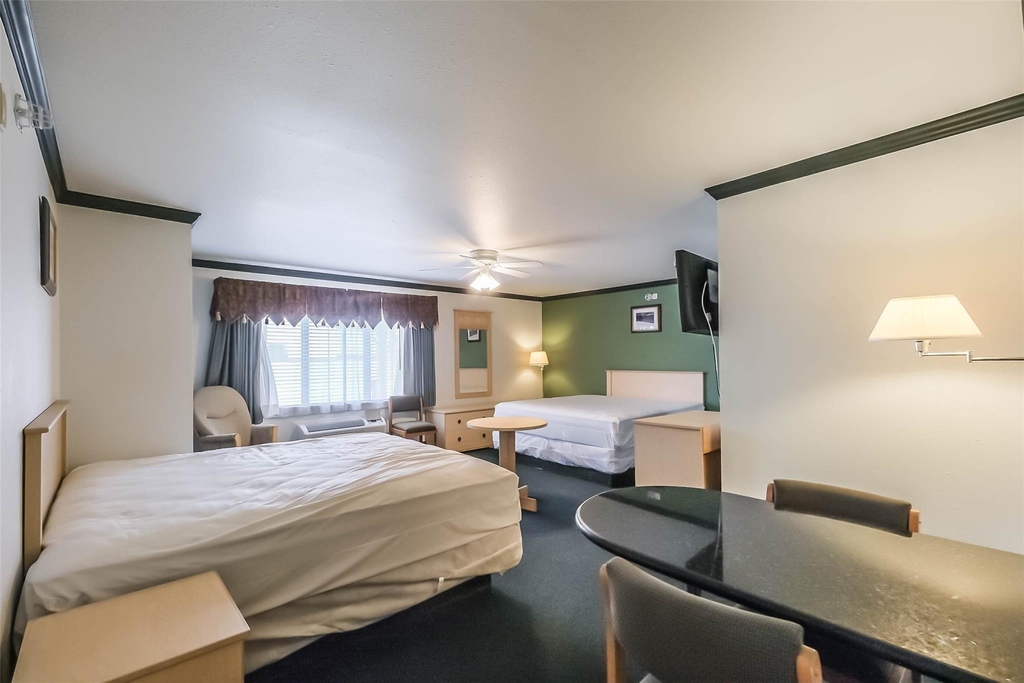 1025 Swanson Street - Photo 11