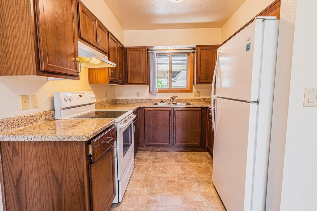 1051 E Park St - Photo 6