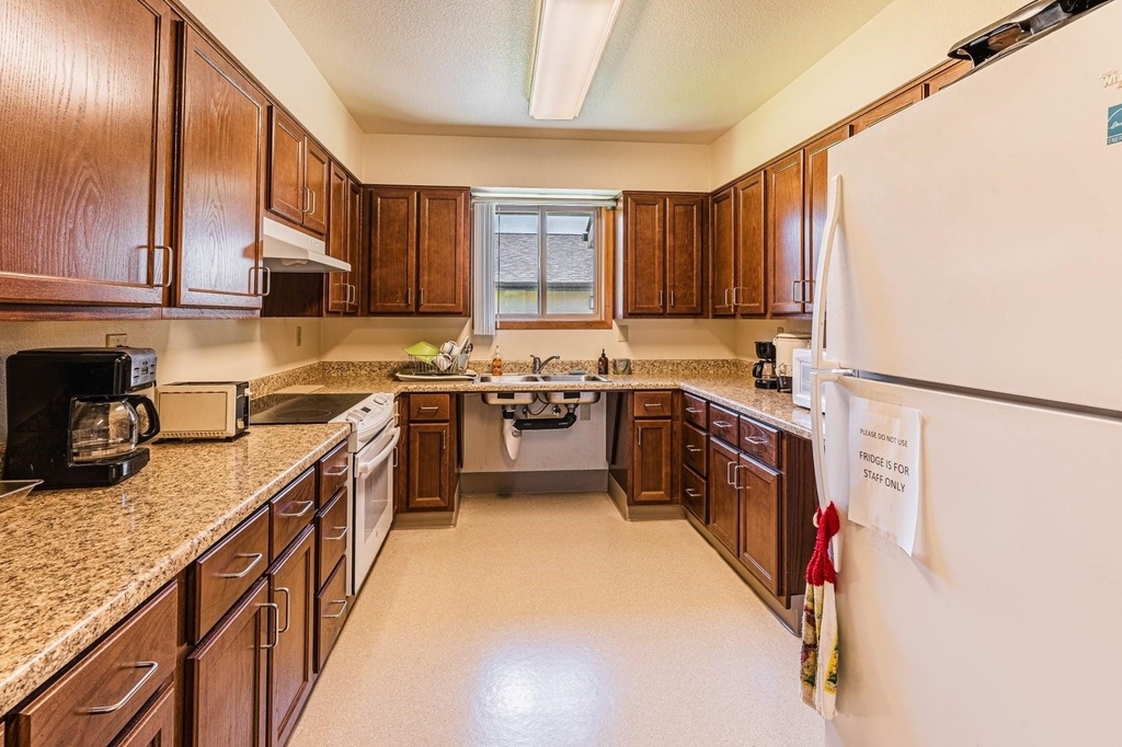 1051 E Park St - Photo 4