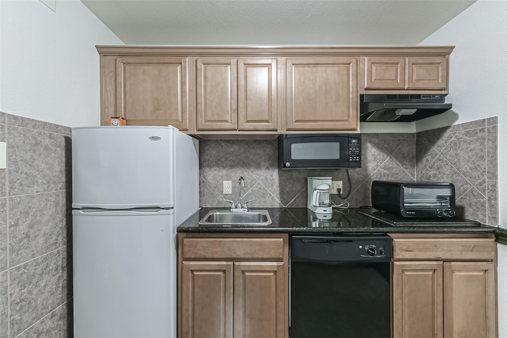 1025 Swanson Street - Photo 17