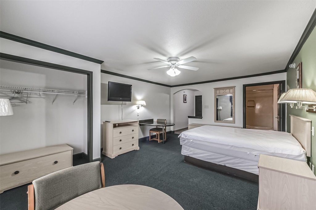 1025 Swanson Street - Photo 10