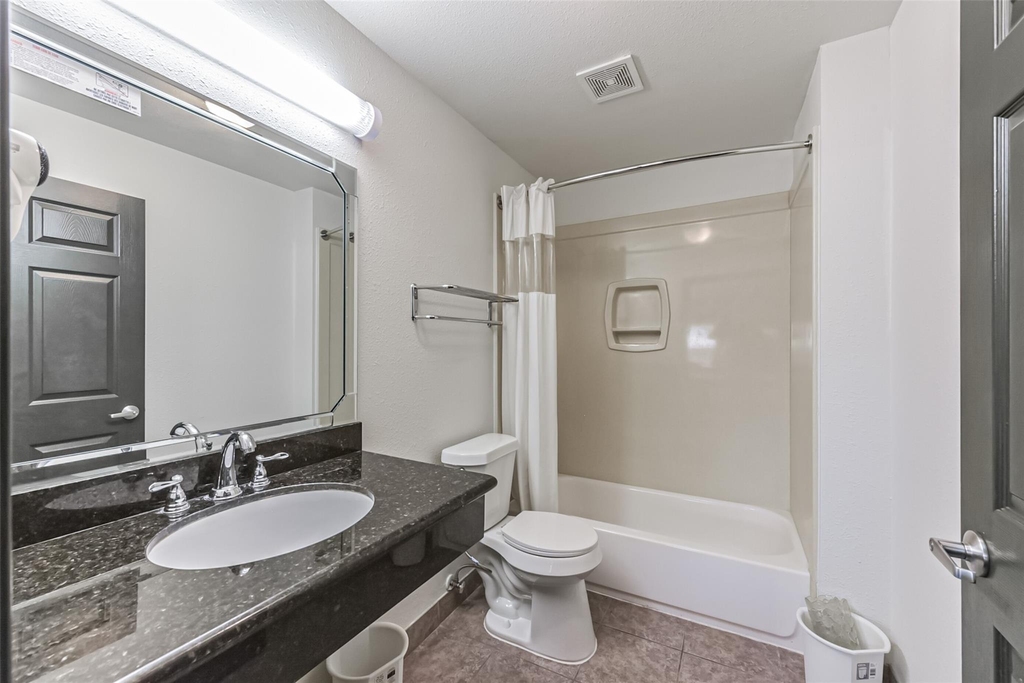 1025 Swanson Street - Photo 13