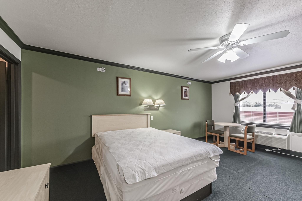 1025 Swanson Street - Photo 11