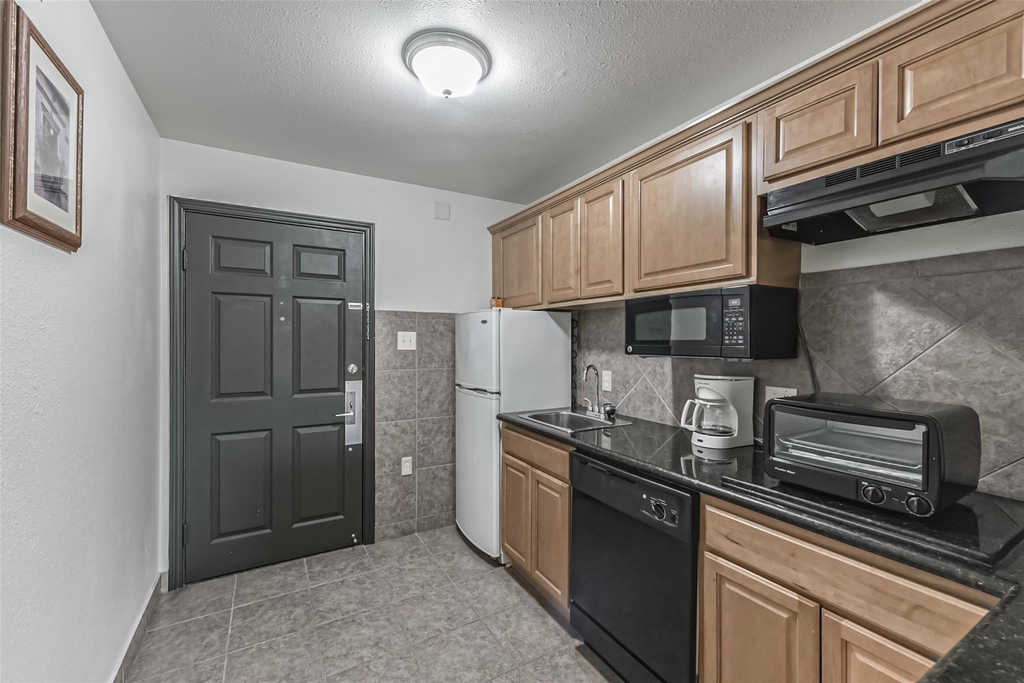 1025 Swanson Street - Photo 16