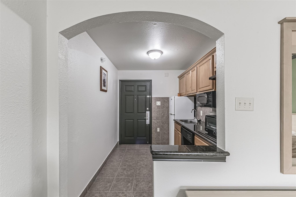 1025 Swanson Street - Photo 15