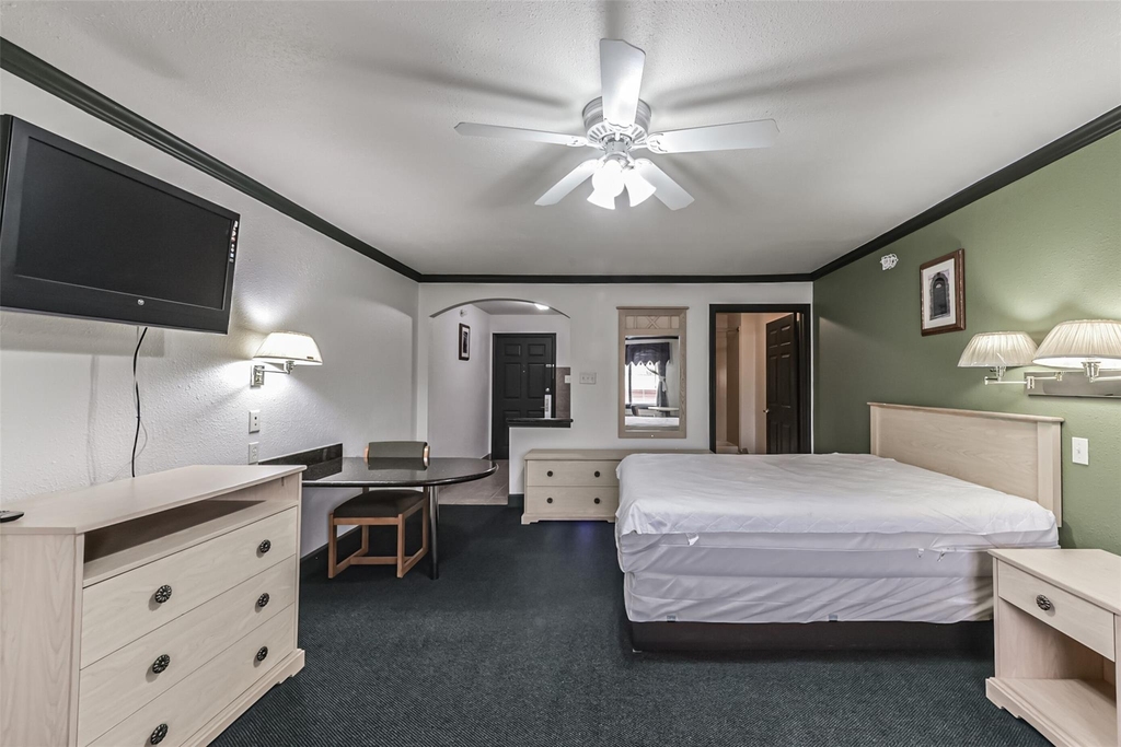1025 Swanson Street - Photo 12