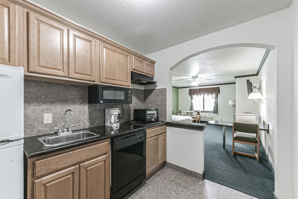 1025 Swanson Street - Photo 18