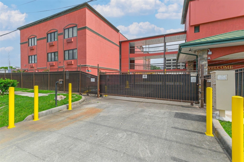 1025 Swanson Street - Photo 1