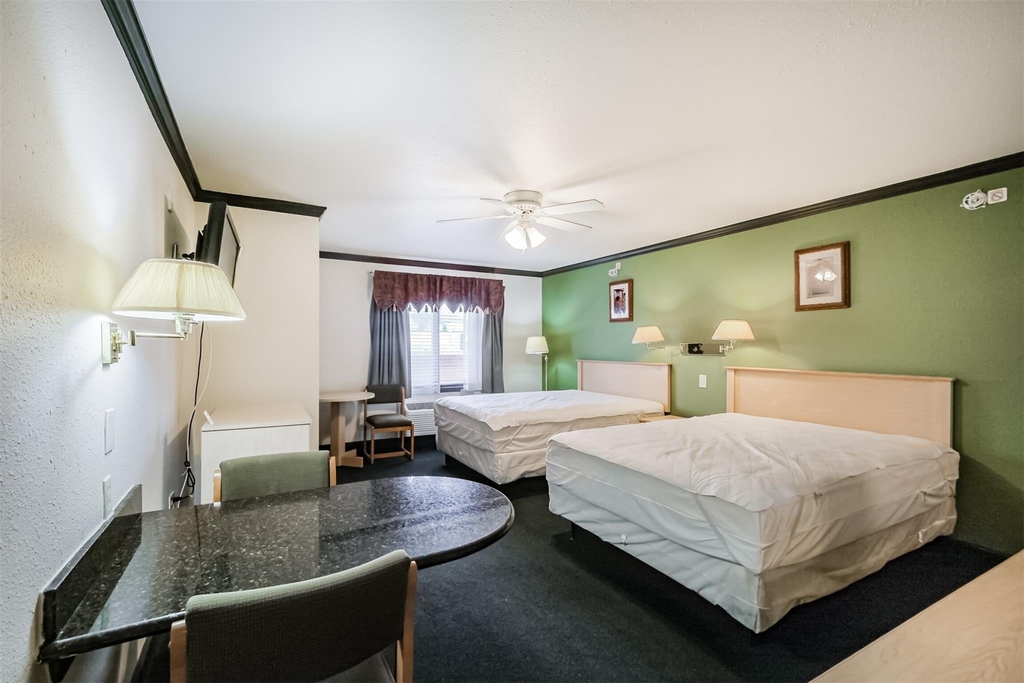 1025 Swanson Street - Photo 10