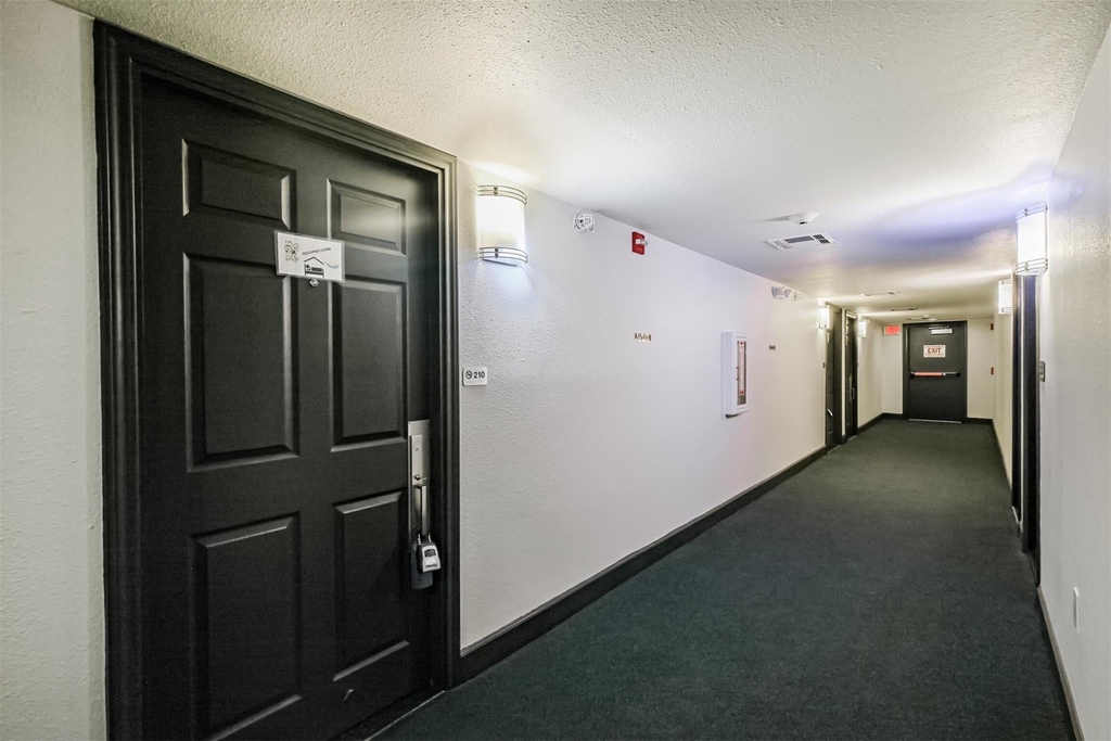 1025 Swanson Street - Photo 7