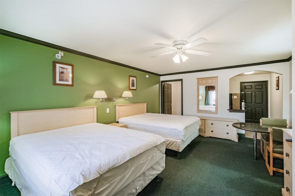 1025 Swanson Street - Photo 12