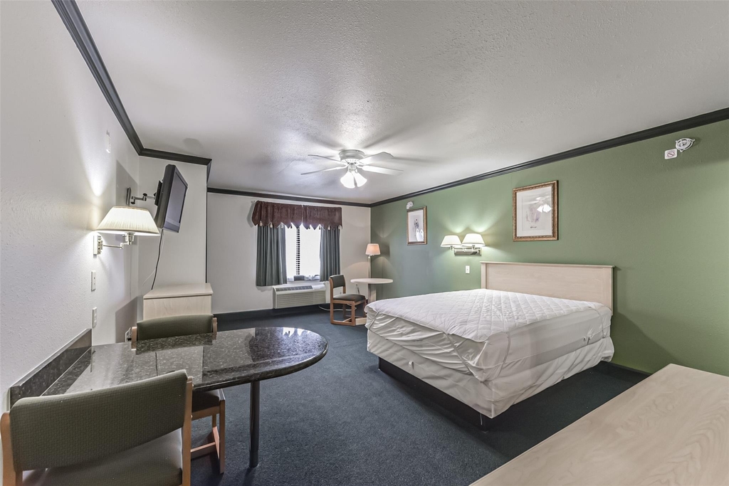 1025 Swanson Street - Photo 10