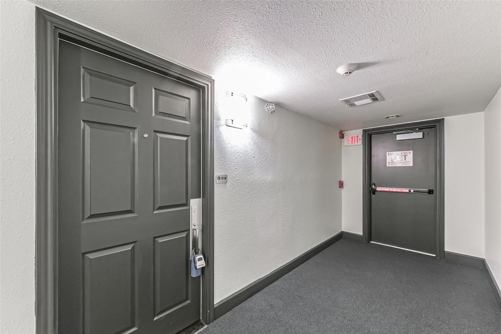 1025 Swanson Street - Photo 8