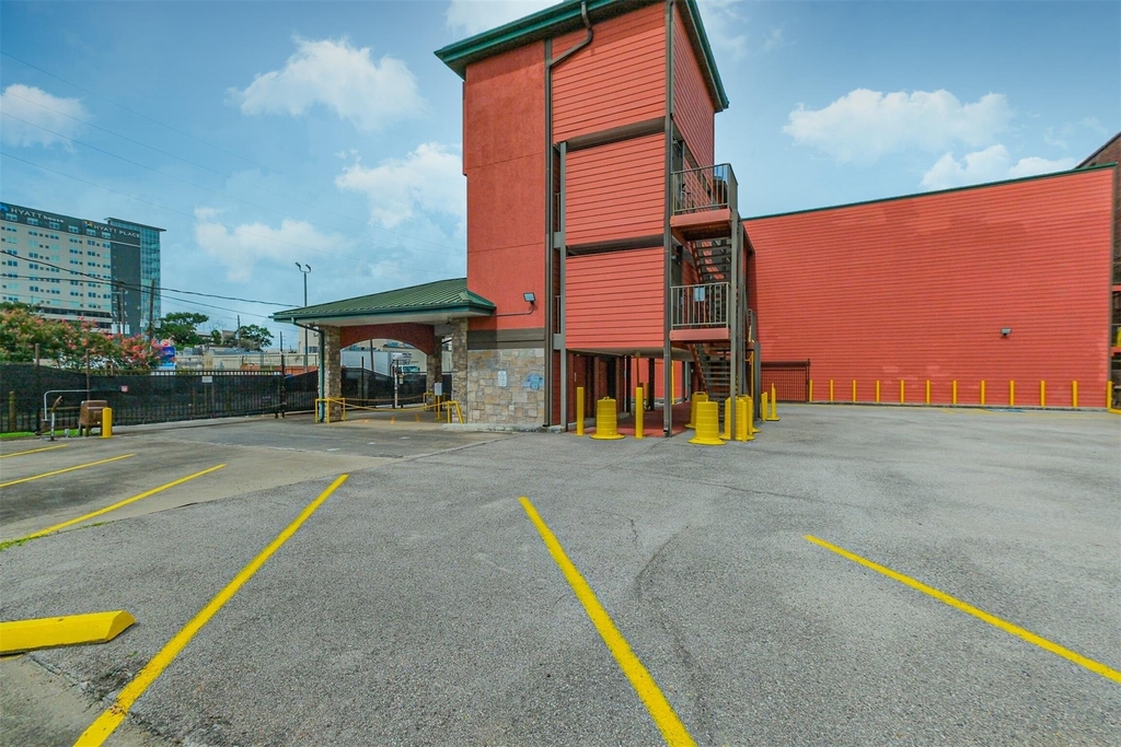 1025 Swanson Street - Photo 17