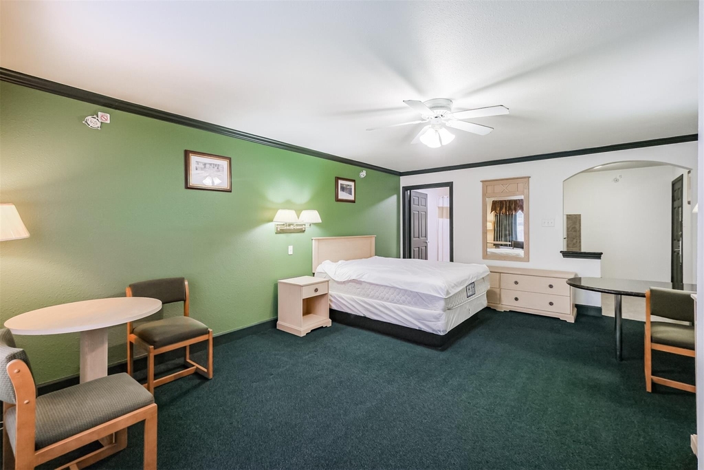 1025 Swanson Street - Photo 12