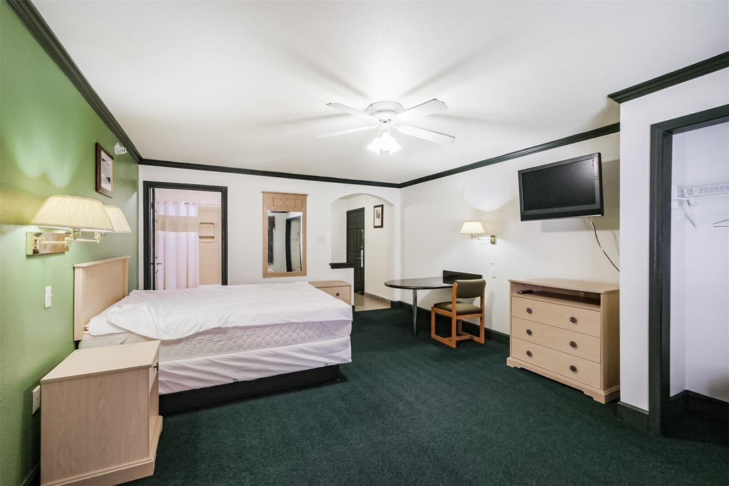 1025 Swanson Street - Photo 13