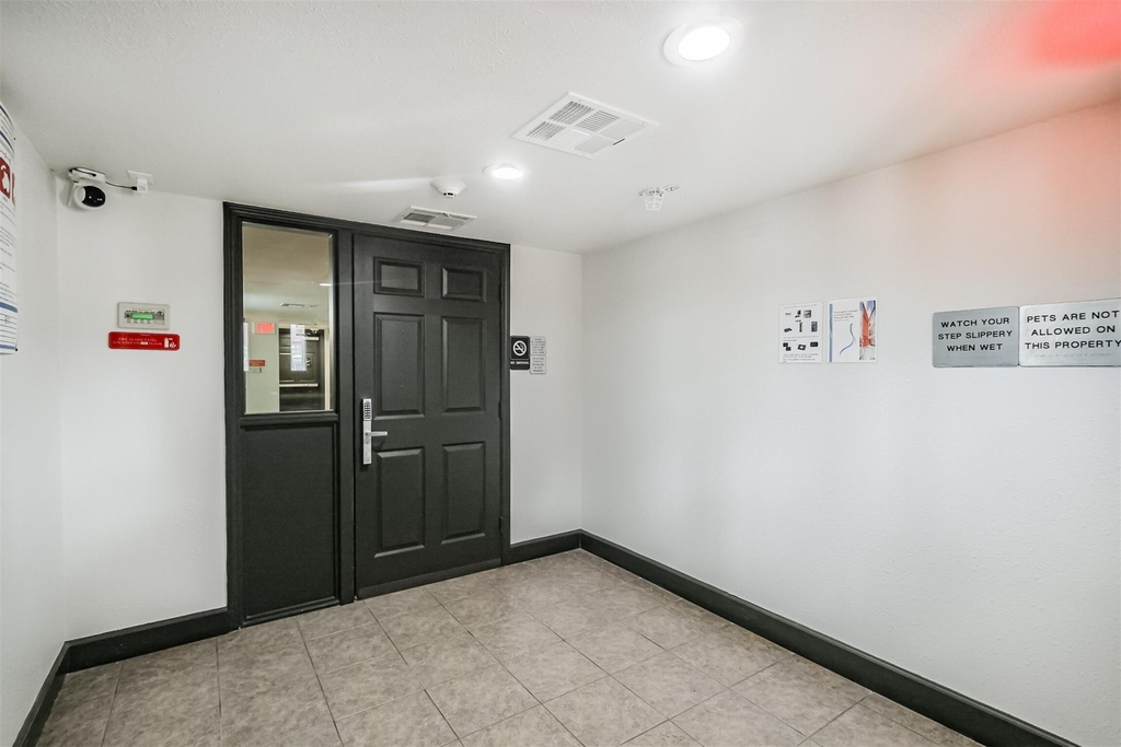 1025 Swanson Street - Photo 4