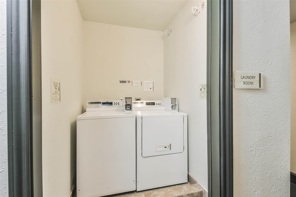 1025 Swanson Street - Photo 16