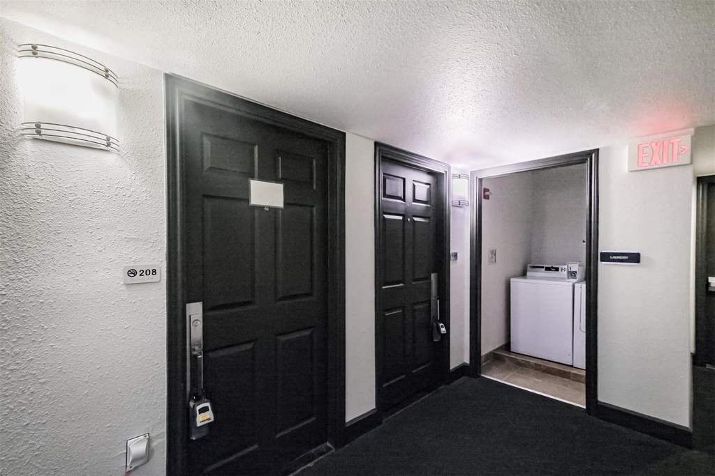 1025 Swanson Street - Photo 8