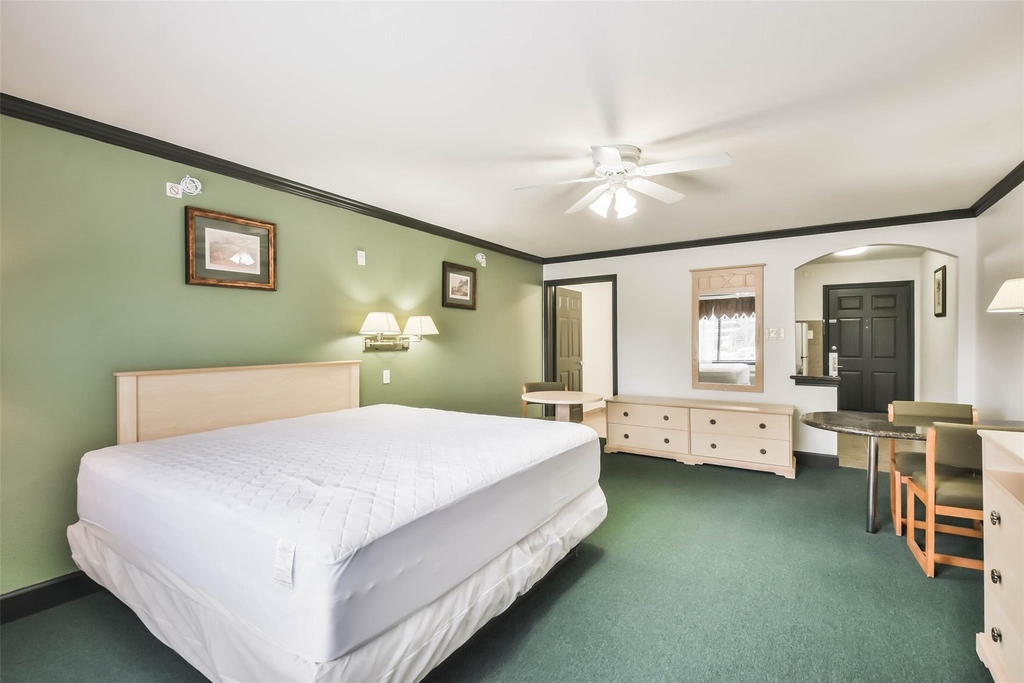 1025 Swanson Street - Photo 9