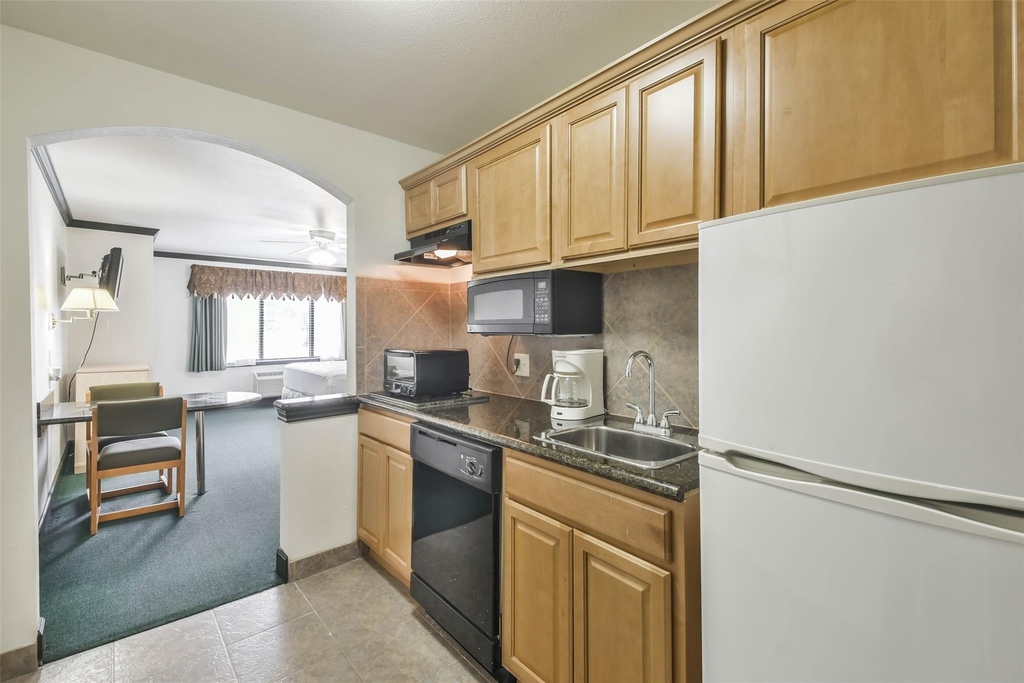 1025 Swanson Street - Photo 13