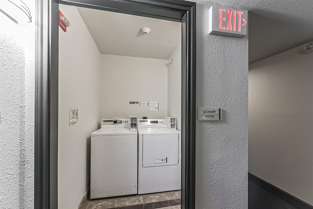 1025 Swanson Street - Photo 23