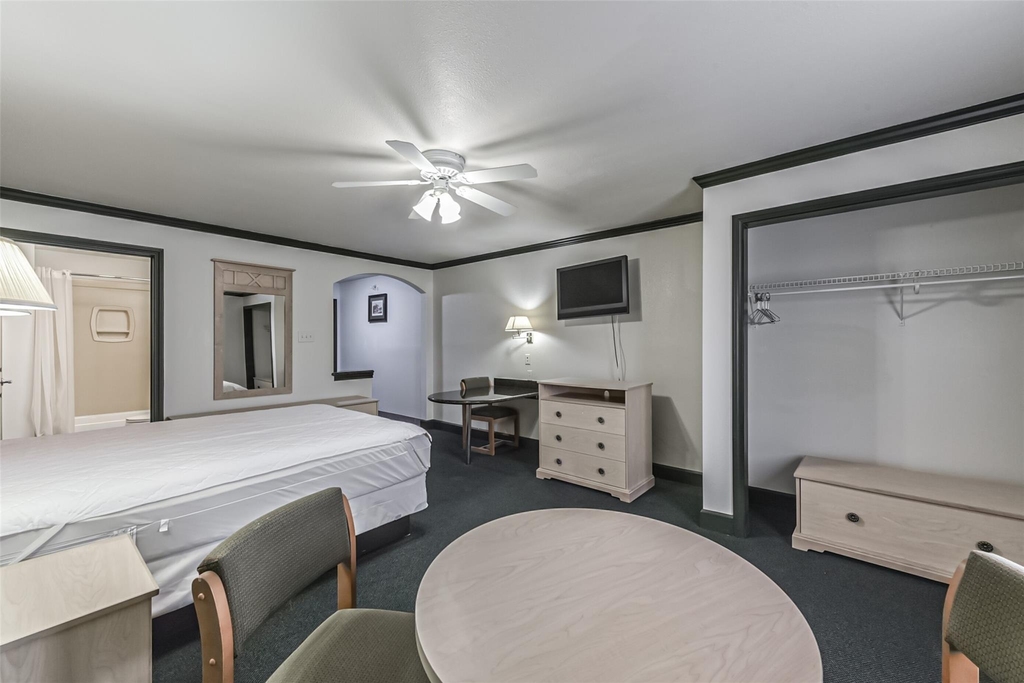 1025 Swanson Street - Photo 17
