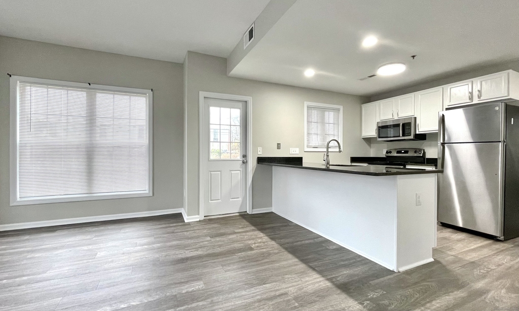 120 Washington Street - Photo 2